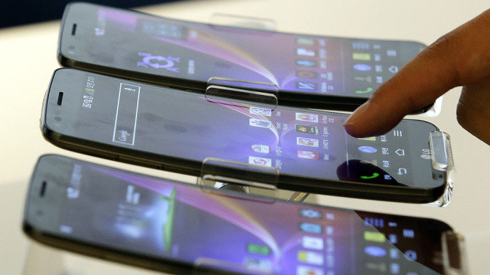 Venda de smartphones sobe 55% no Brasil em 2014