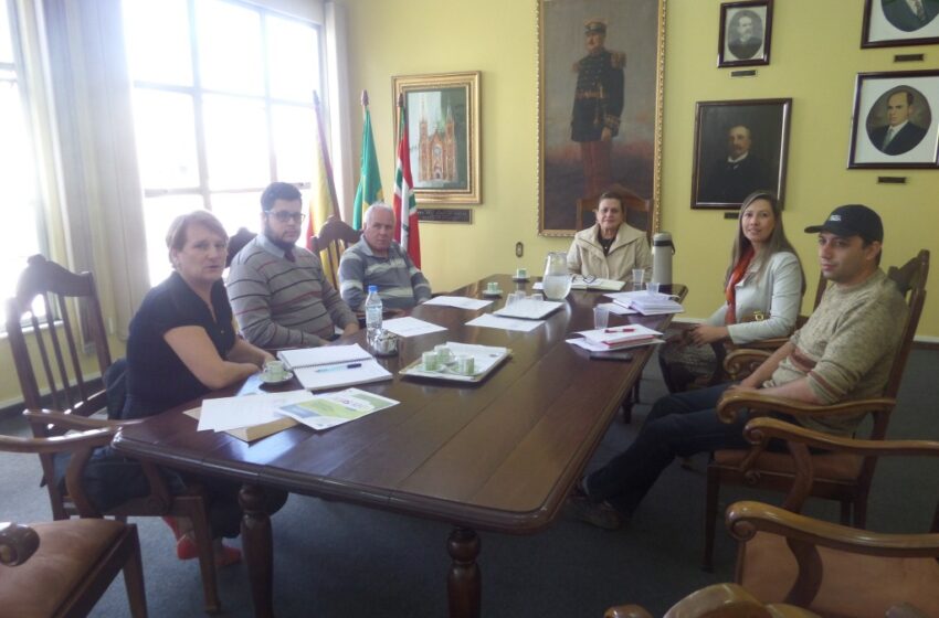 Reunião define realização da Campanha do Agasalho 2015