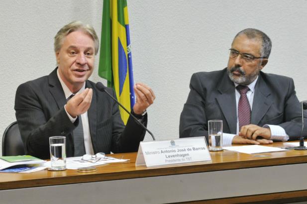 Presidente do TST quer teto para número de funcionários terceirizados