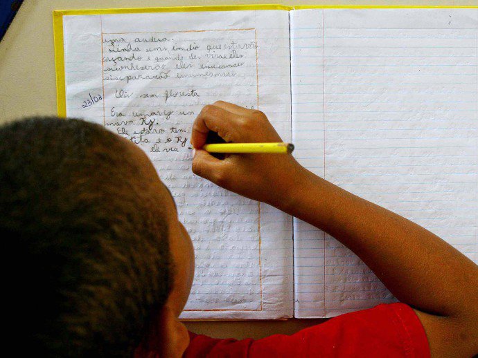 Brasil cumpre apenas 2 de 6 metas de educação fixadas pela Unesco