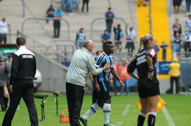 Dirigente descarta “grandes contratações” por parte do Grêmio