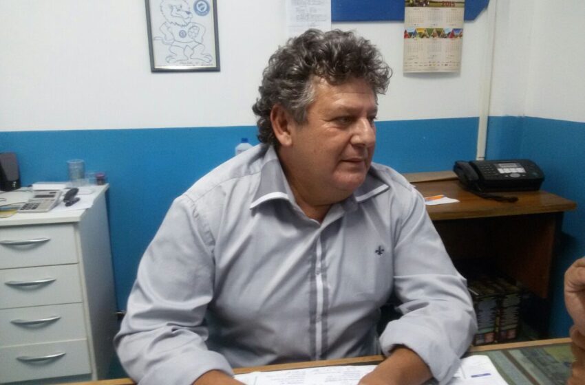 Jair Galvão é apresentado como novo treinador do Glória