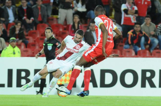 Inter é castigado no fim e perde por 1 a 0 para o Santa Fe