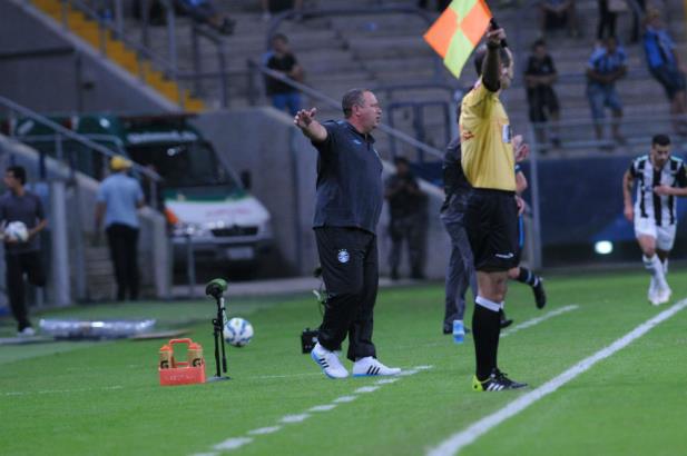 James Freitas será oficializado como auxiliar técnico do Grêmio