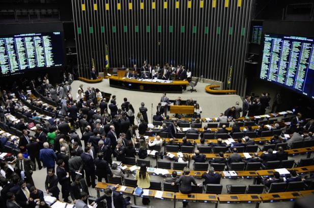 Câmara rejeita financiamento de campanha por pessoa jurídica