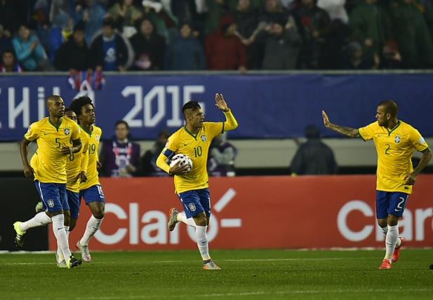 No sufoco, Brasil vence Peru por 2 a 1 na Copa América