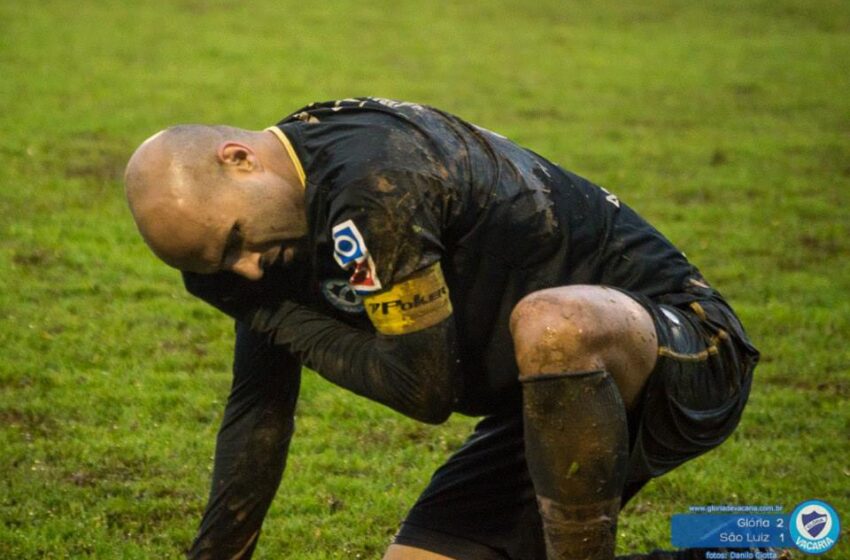 Alê Menezes tem lesão ligamentar e para até o final do ano