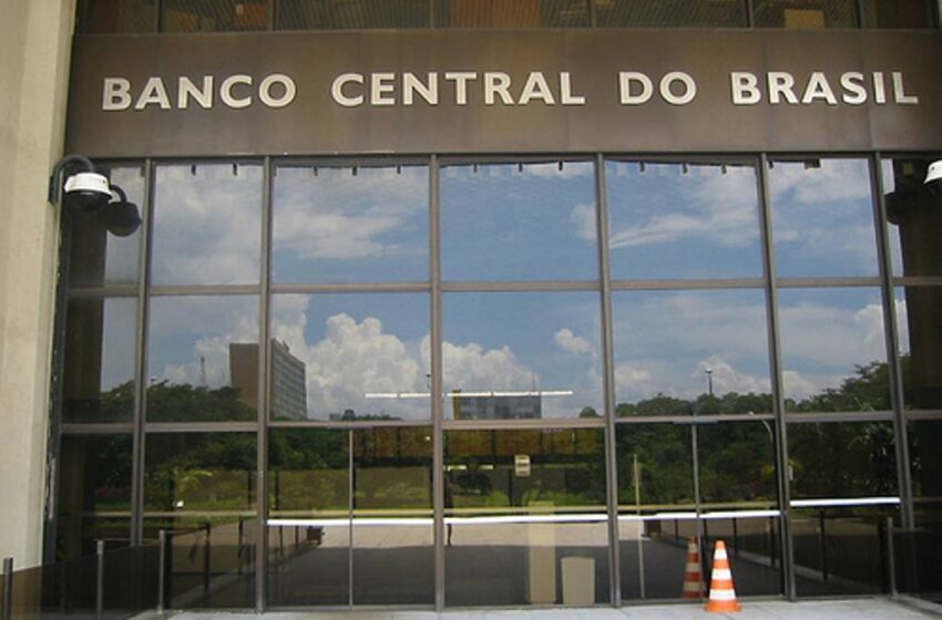 Banco Central prevê inflação de 9% em 2015 e possível recessão