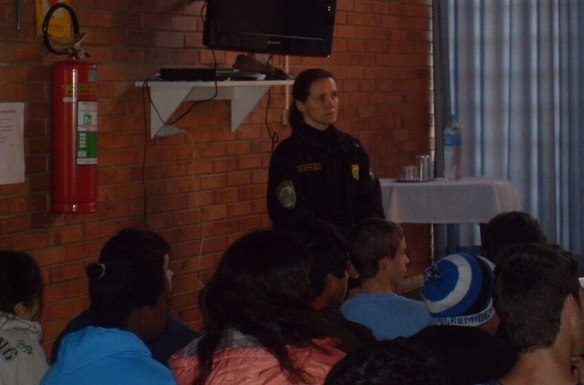 Órgãos de Segurança como PRF e PC junto com a UCS na prevenção às drogas