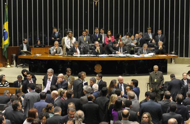 Câmara aprova projeto da redução da maioridade penal