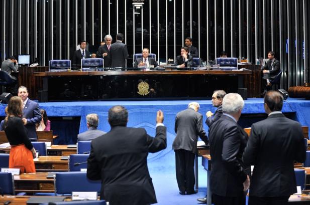 Senado aprova MP que estende correção do salário mínimo aos aposentados
