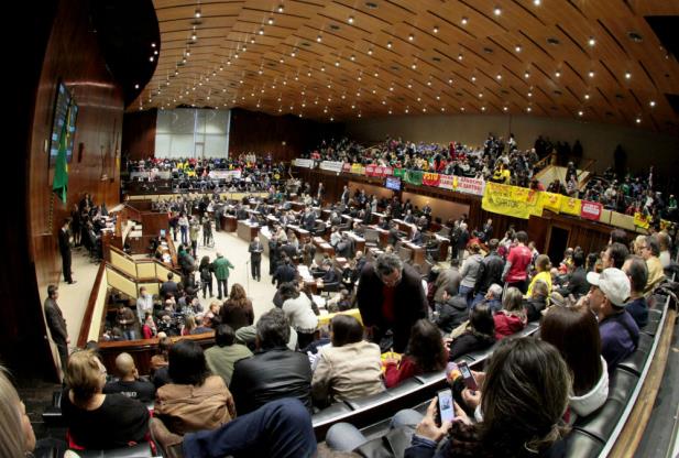 Após longa sessão, deputados aprovam Lei de Diretrizes Orçamentárias