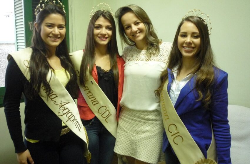 Soberanas da Expovac 2015 visitam a Rádio Esmeralda e participam do Programa Fala Cidade