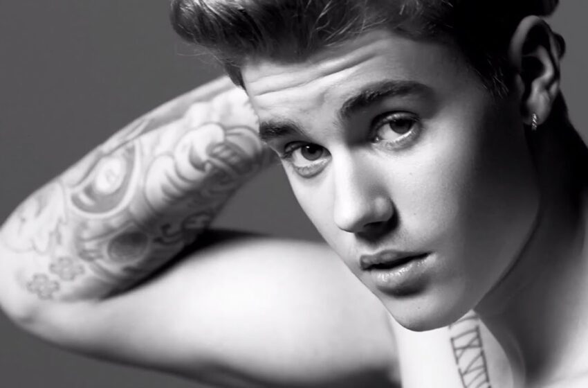Justin Bieber fala sobre colaboração com Kanye West: Tem uma atmosfera nova-iorquina