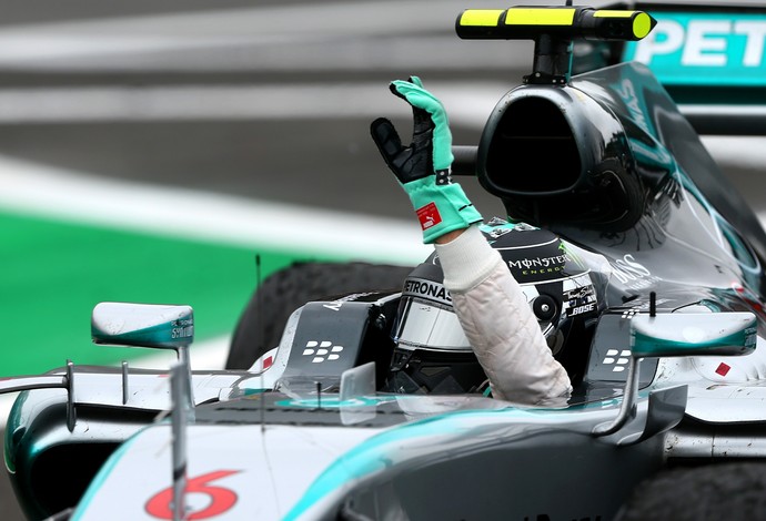 Implacável, Rosberg vence em SP e adia sonho de Hamilton mais uma vez