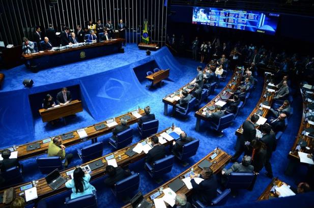 Senado deve abrir processo no Conselho de Ética contra Delcídio do Amaral