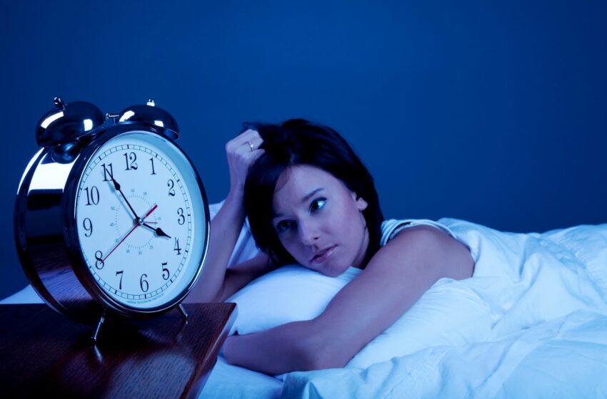 Pais e mães solteiros tendem a dormir menos e mal