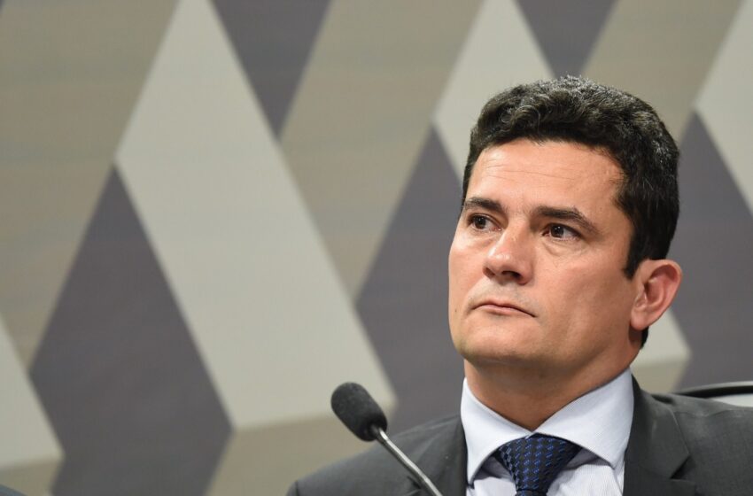 Justiça de São Paulo encaminha decisão sobre prisão de Lula para Moro