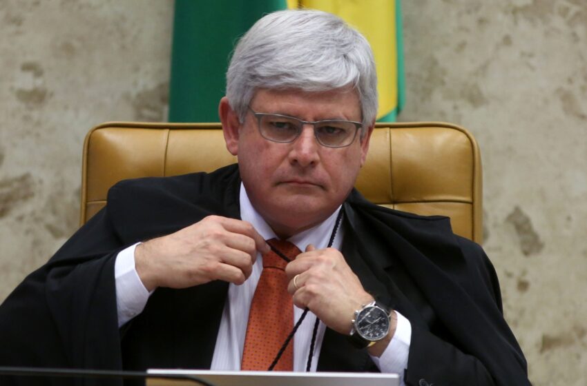  Janot defende ao STF posse de Lula, mas pede manutenção de investigação com Moro