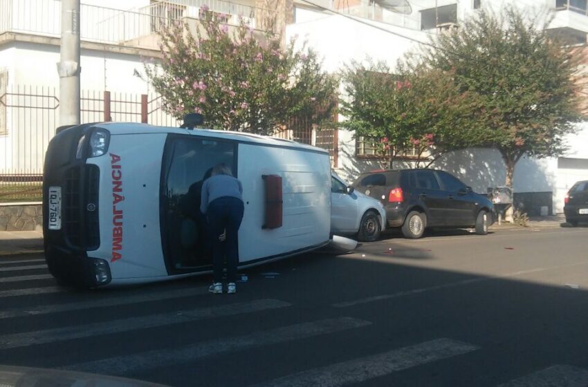 Mais um acidente na esquina da Ramiro com a Libório