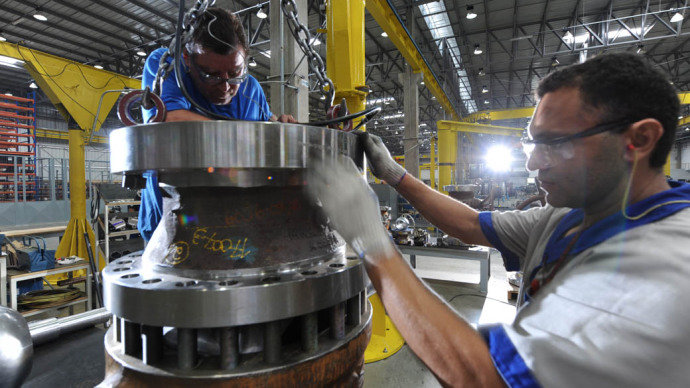 Confiança da indústria e de serviços sobe em março, diz FGV