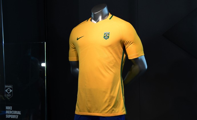 Uniformes do futebol olímpico, de pódio e da Vila são lançados no Rio