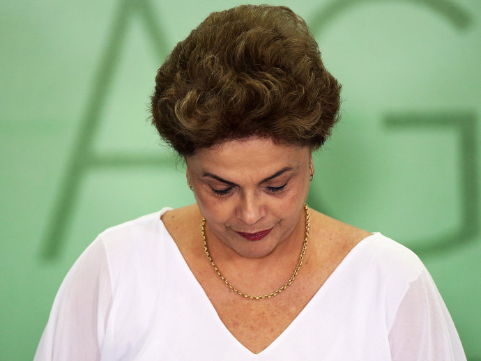  Câmara aprova processo de impeachment contra Dilma Rousseff
