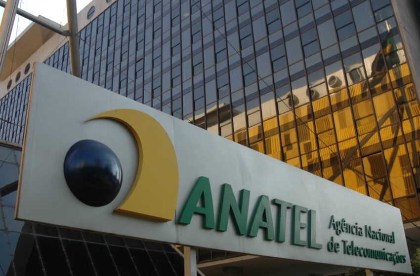 Anatel suspende corte ou redução de internet fixa após fim da franquia