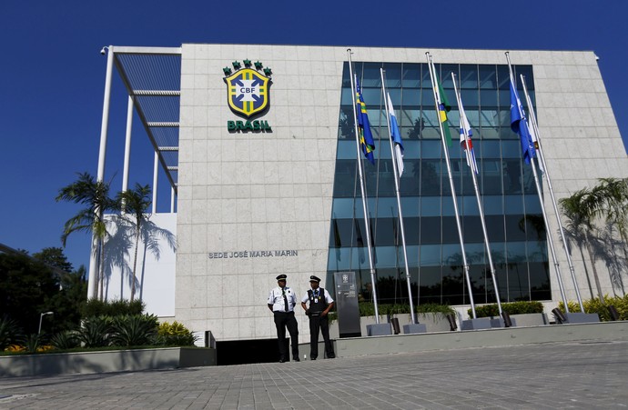 Rizek: CBF estuda 2017 sem jogos em data Fifa e Brasileiro só fim de semana
