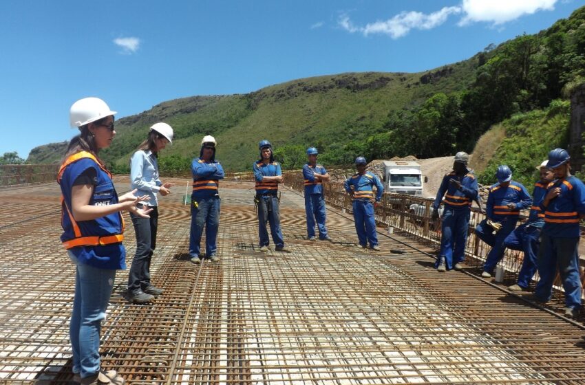 DNIT conversa com colaboradores da BR-285/RS/SC sobre o descarte de resíduos sólidos