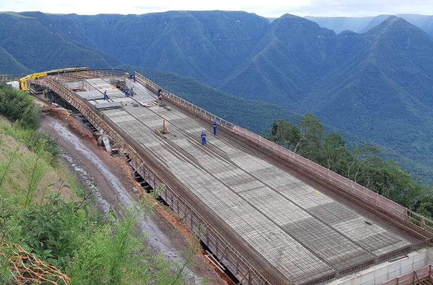 Obras no viaduto 2 da Serra da Rocinha no lado catarinense continuam