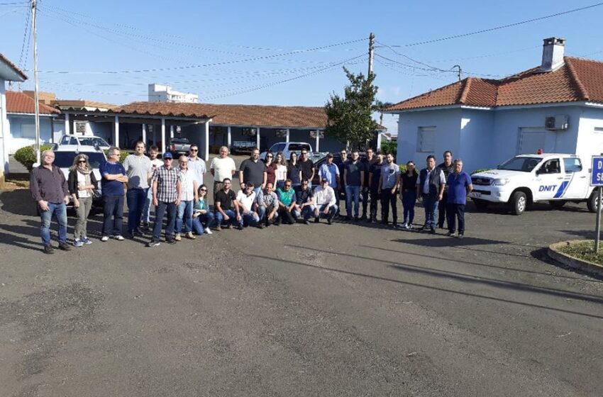 Grupo de engenheiros e autoridades visitaram obras na Serra da Rocinha