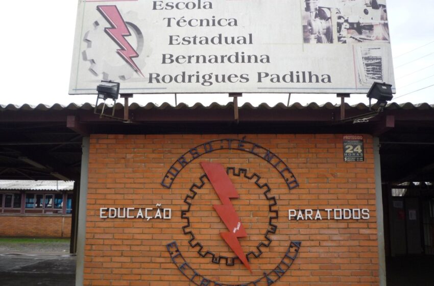 Obras de cercamento da Escola Bernardina Padilha ainda não terminaram