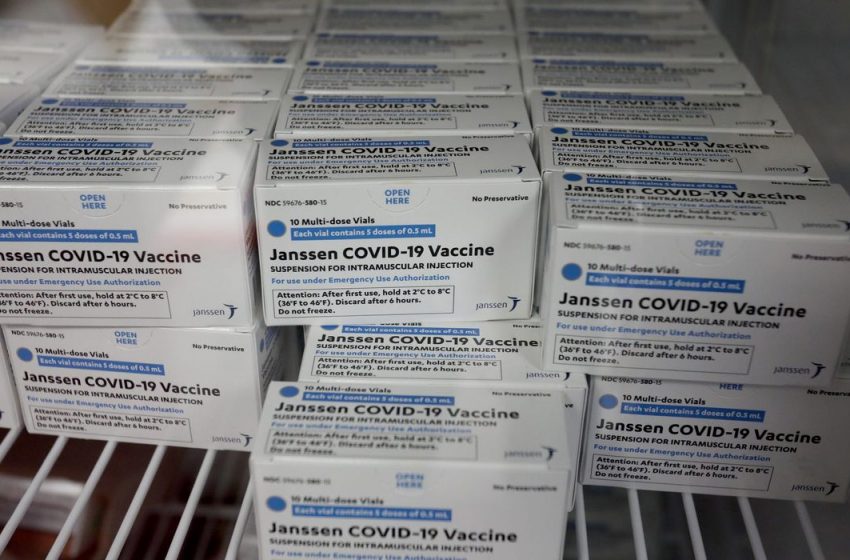 Covid-19: novo lote de vacinas da Pfizer chega ao Brasil