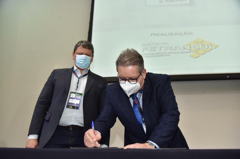 RS firma protocolo de intenções com Ministério da Infraestrutura para atender a demanda do setor produtivo