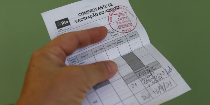 Pessoas vacinadas terão prioridade para entrar em locais públicos