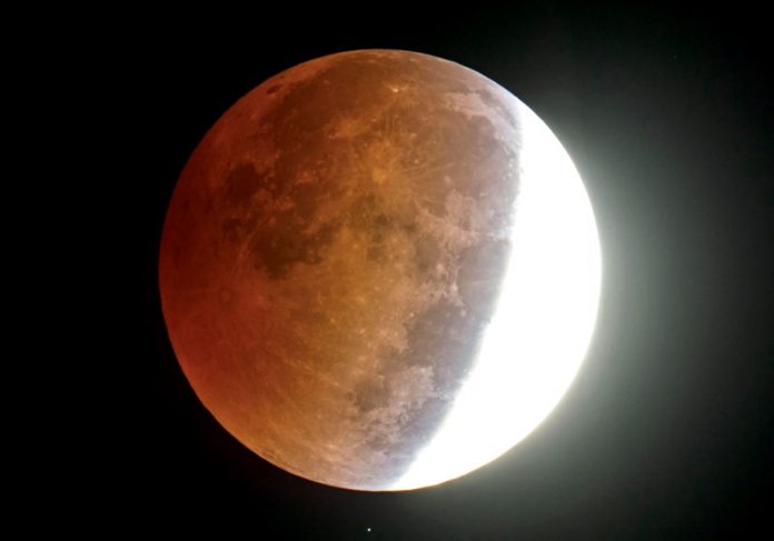  Maior eclipse lunar do século será visto semana que vem: Lua de sangue