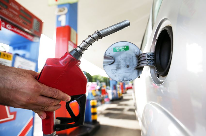  Petrobras aumenta preço da gasolina e diesel