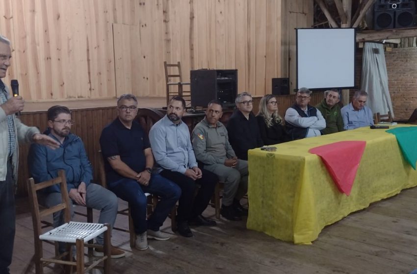  Produtores e autoridades realizam reunião para a abertura da safra da maçã
