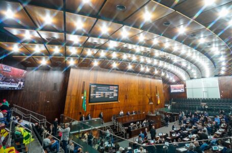 Projeto recebeu 40 votos favoráveis e três contrários no plenário do parlamento – Foto: Celso Bender/ALRS.