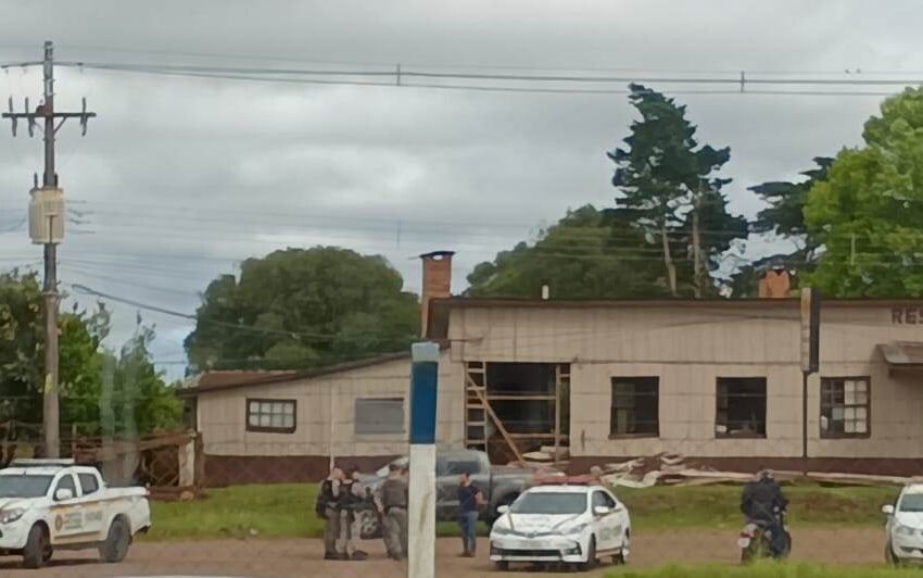 Famílias da antiga Vila Hípica são despejadas