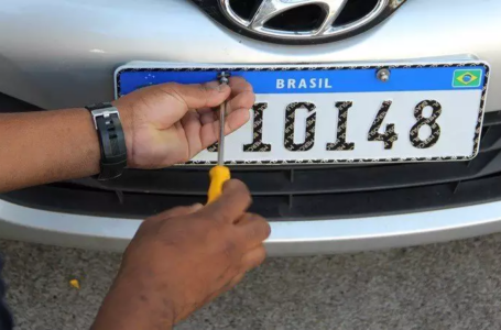 A placa padrão Mercosul passou a ser obrigatória no Brasil no início de 2020.
Foto: Reprodução.