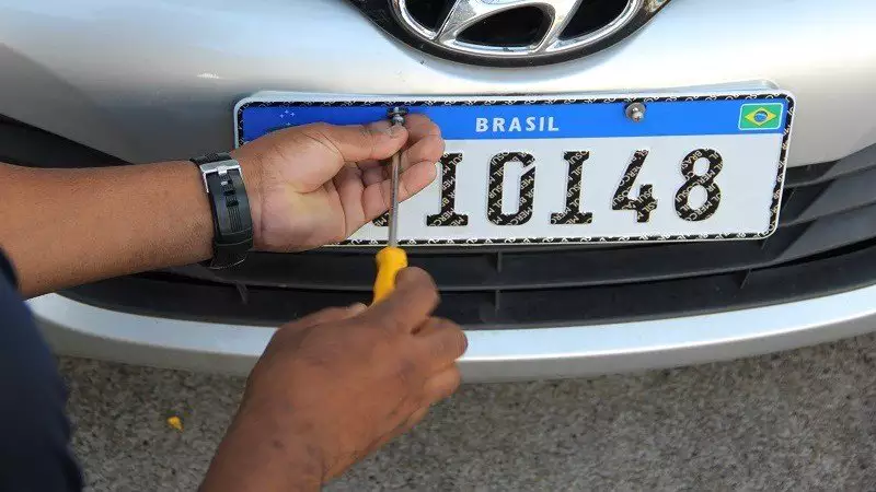  Placas dos carros voltarão a ter municípios e Estados? Comissão de Transportes da Câmara dos Deputados aprova proposta