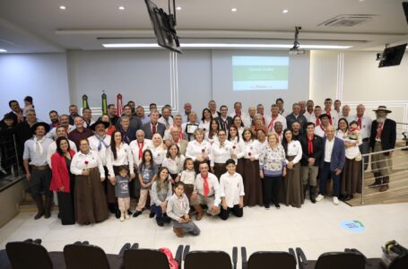 Câmara homenageia os 30 anos do Instituto de Cavalgadas Vacarianos a Cavalo